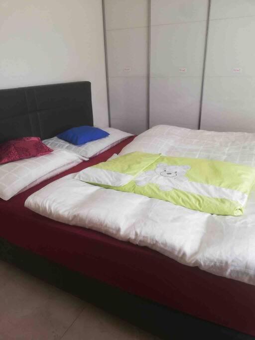 Moderne Wohnung Mit Stil Gross Gerungs Exterior foto